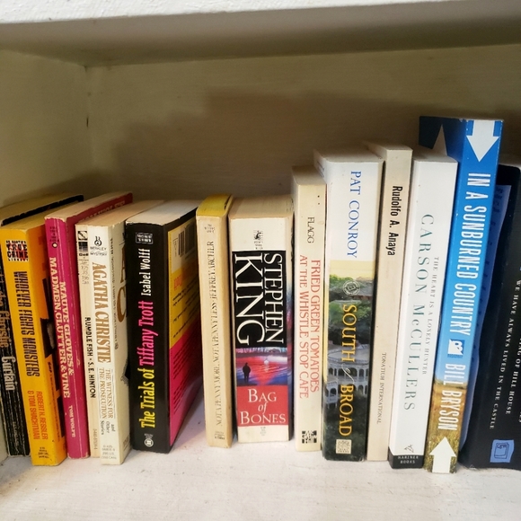 BOOKS Mystery Box 18 Pack for 100$ Rare, New & Vintage  (Read Descriptio… - Picture 7 of 16